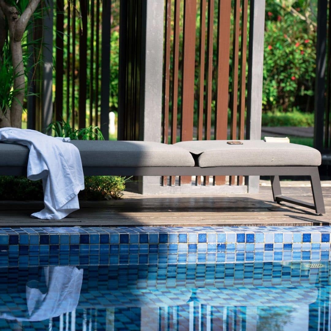 Grey Outdoor Fabric and Grey Aluminium Sunlounger #colour_flanelle