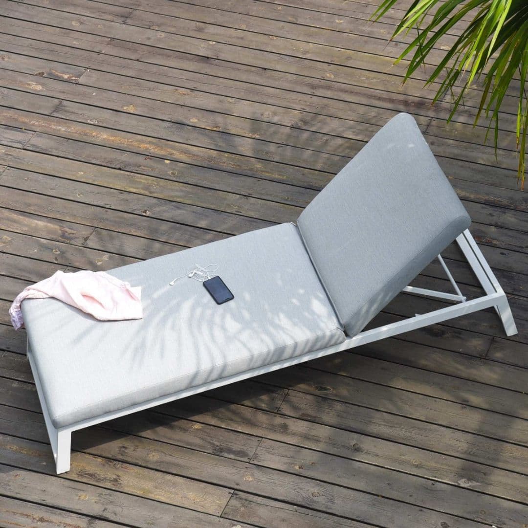 Light Grey Outdoor Fabric and White Aluminium Sunlounger #colour_lead chine