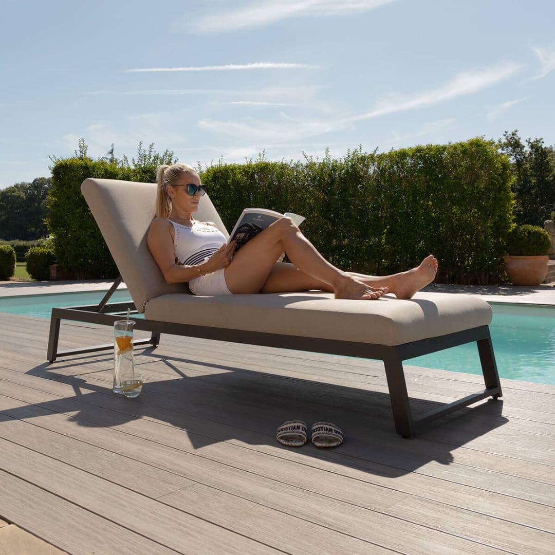 Oatmeal Outdoor Fabric and Grey Aluminium Sunlounger #colour_oatmeal