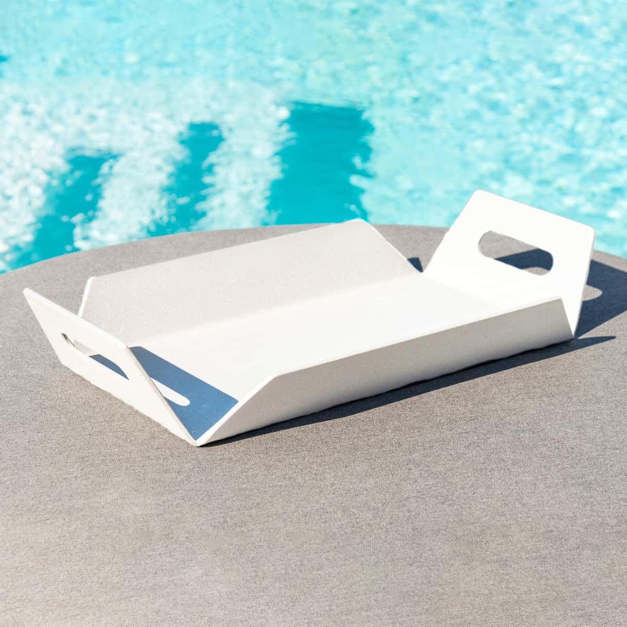Aluminium outdoor tray #colour_white