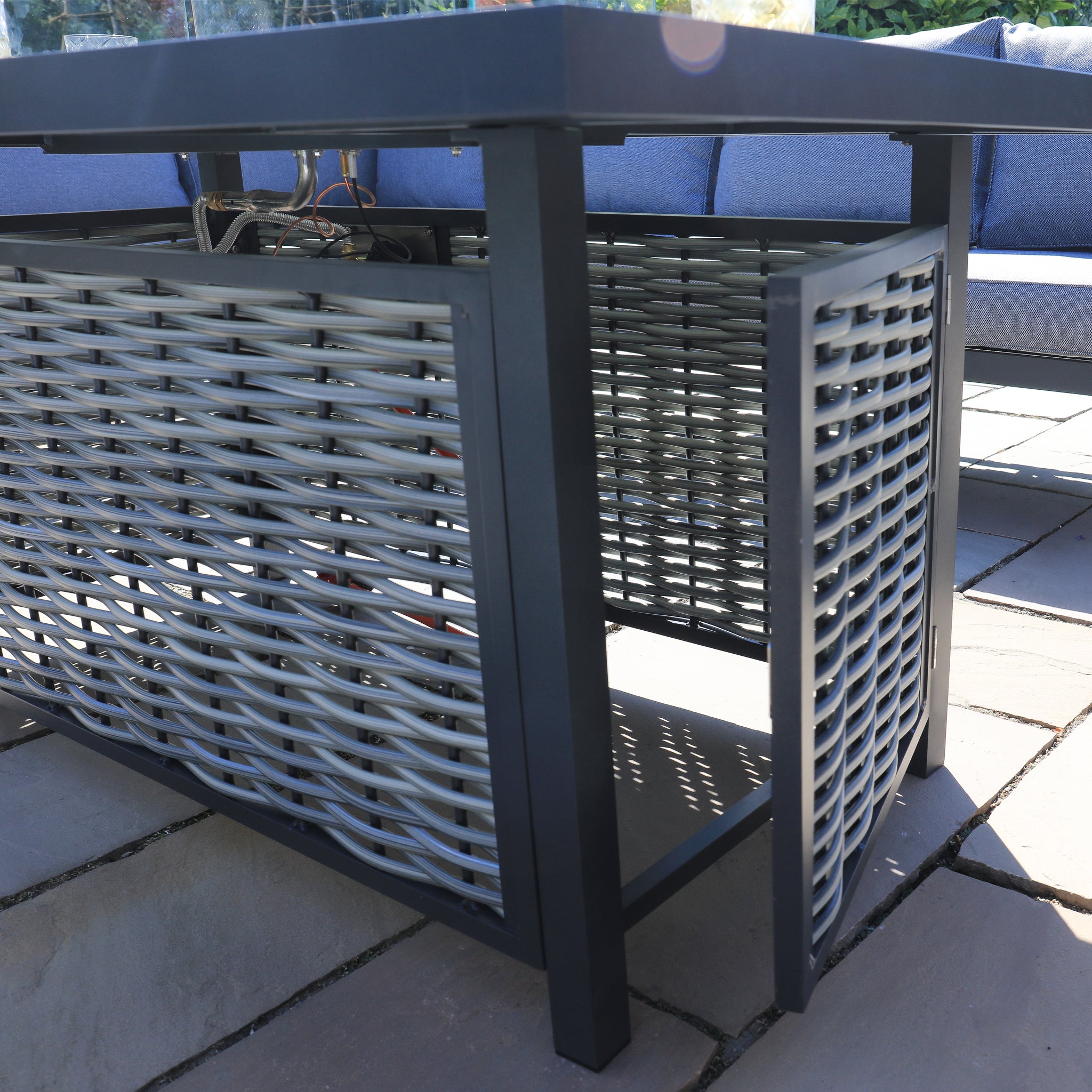 Weaved Rattan Casual Dining Set with Firepit Table