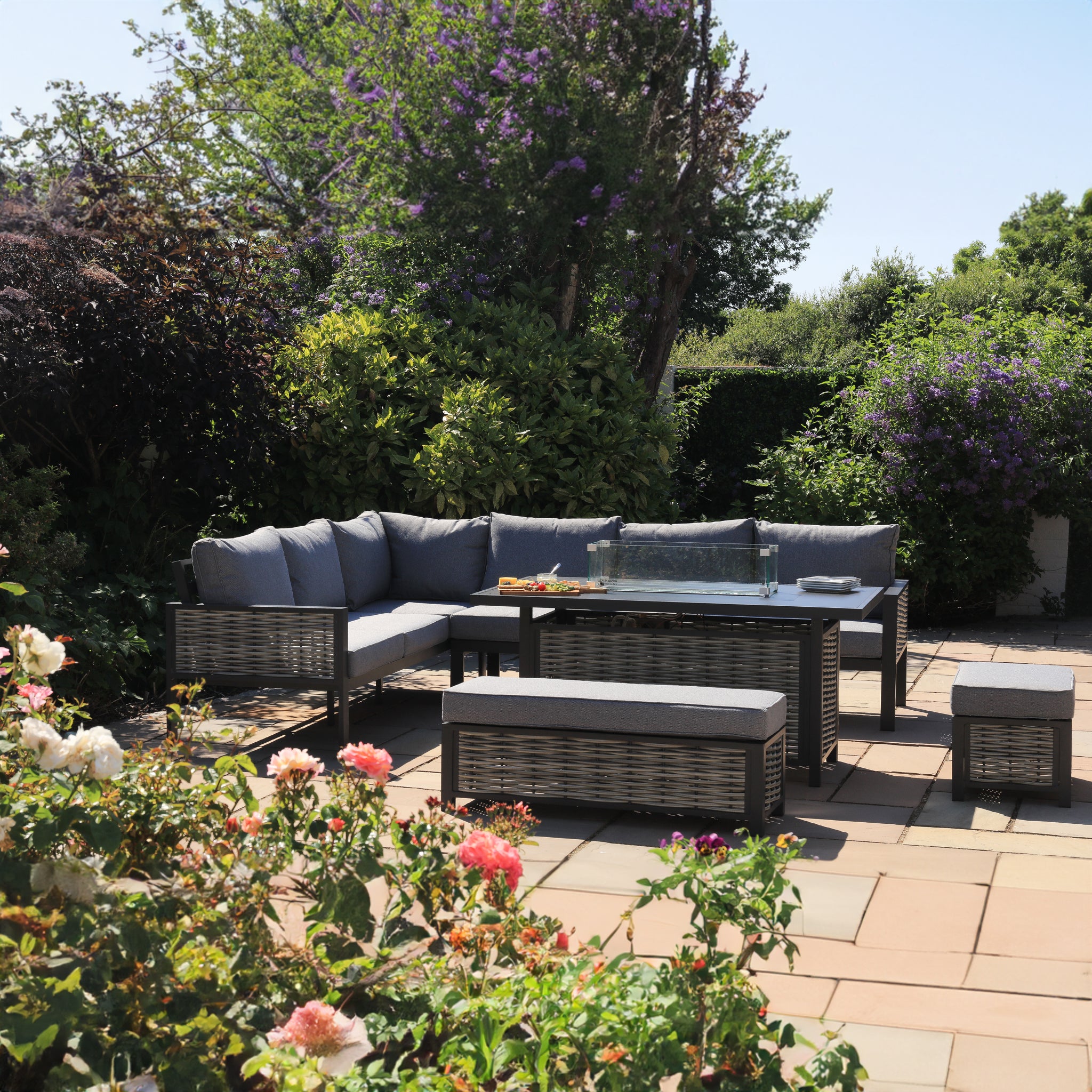 Weaved Rattan Casual Dining Set with Firepit Table