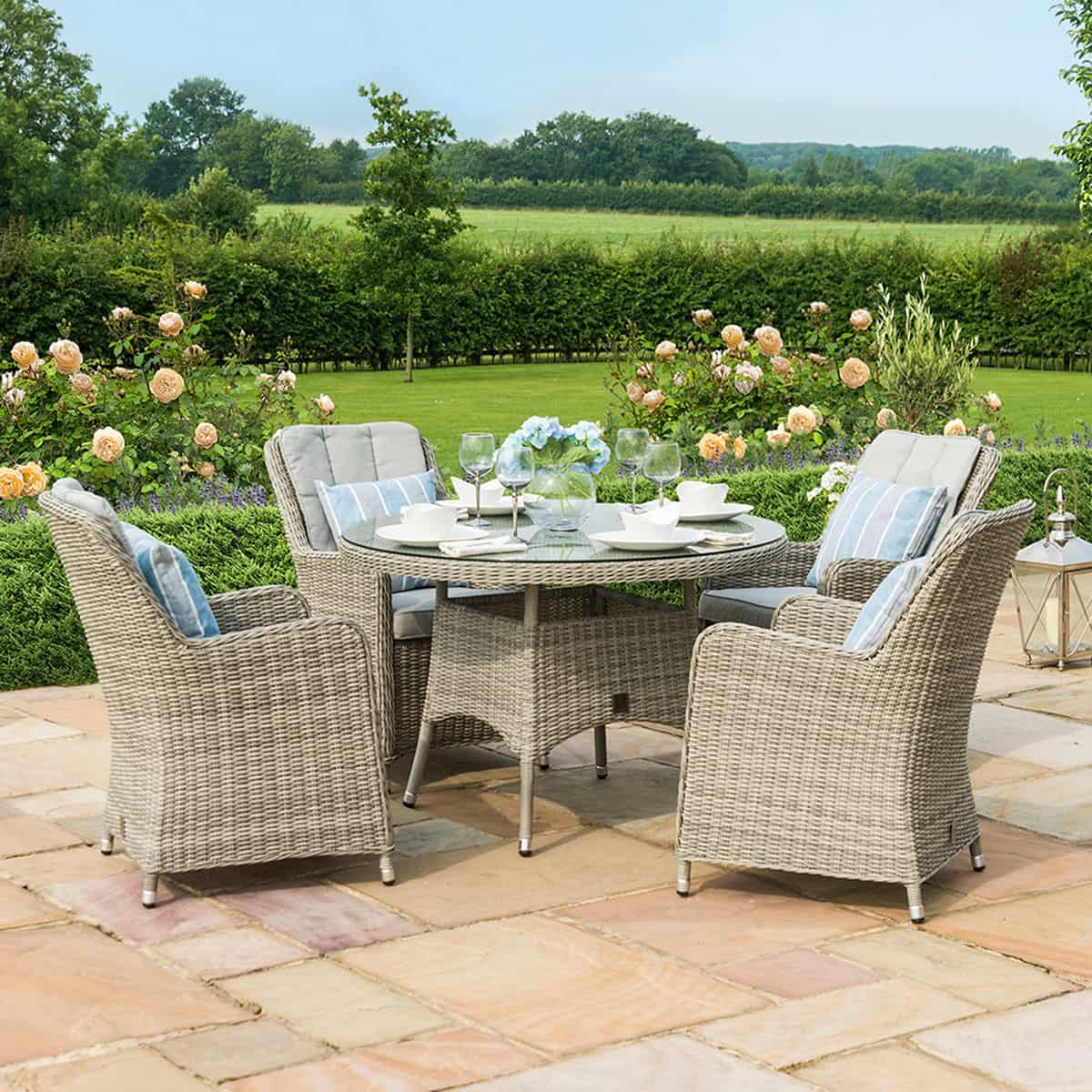 Light grey rattan 4 seat round dining set with Venice chairs