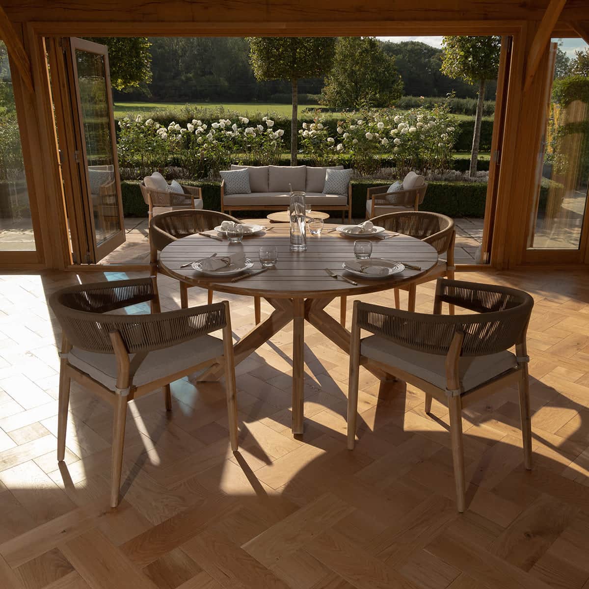 Rope 4 Seat Round Dining Set