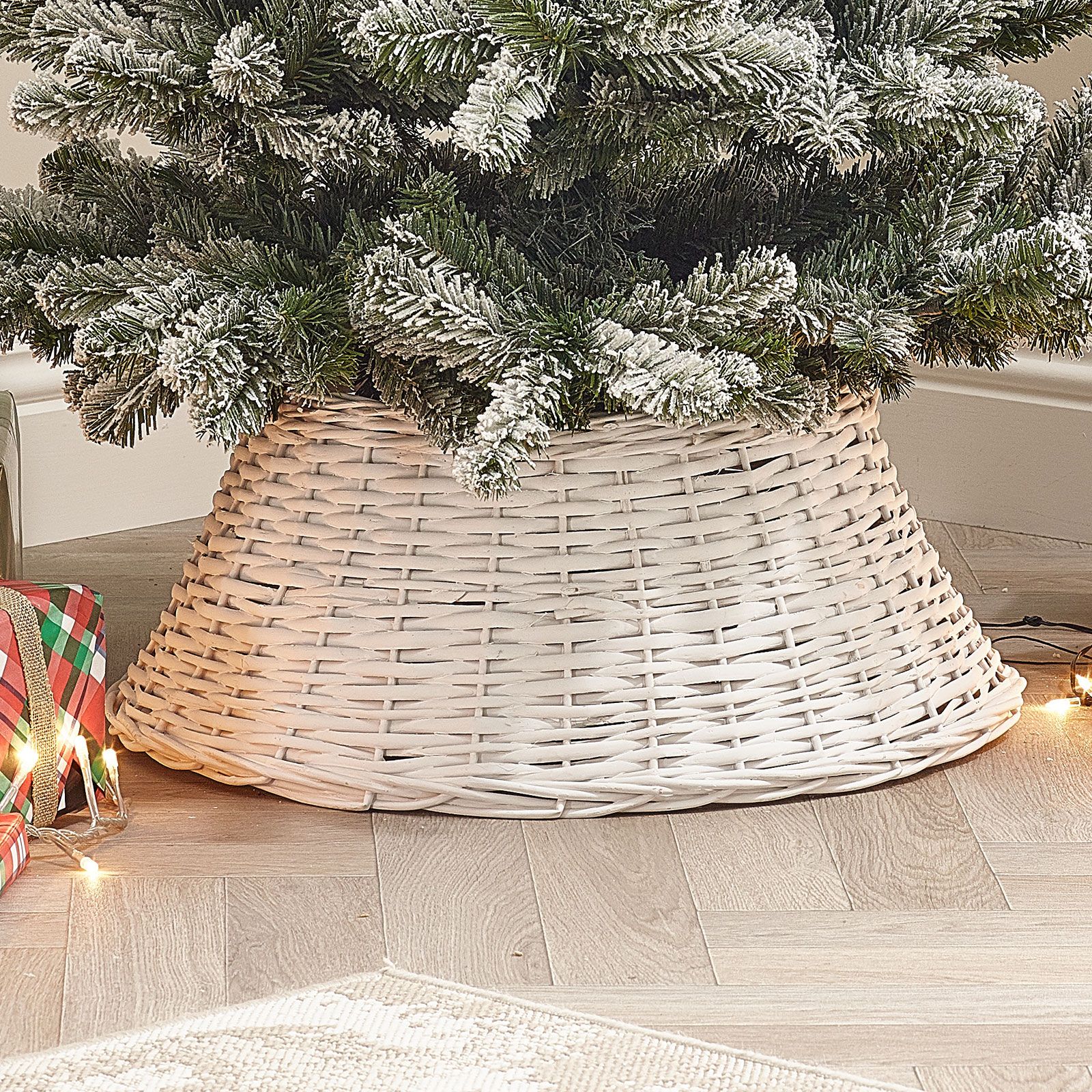 60cm White Wicker Skirt