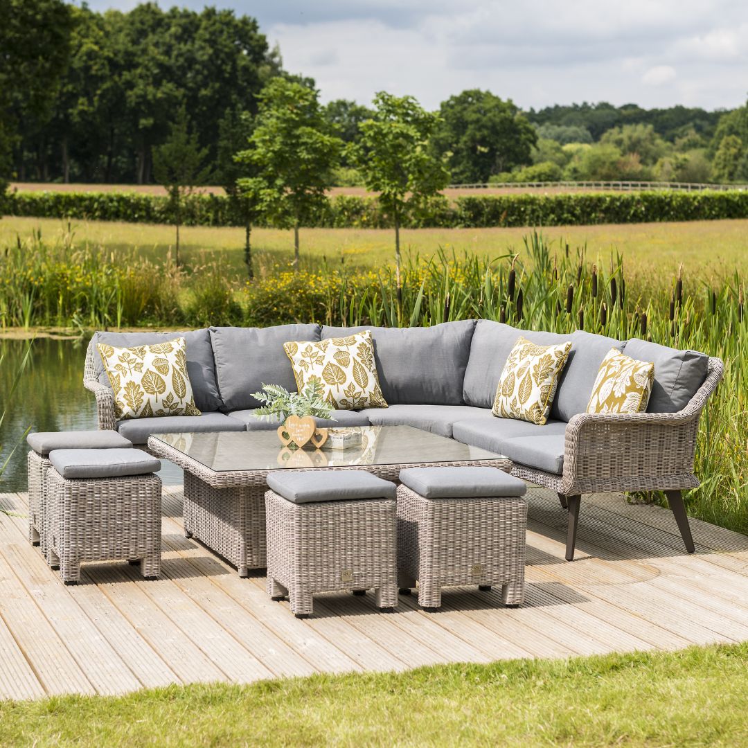 Memphis Extra Large Cosy Dining Set
