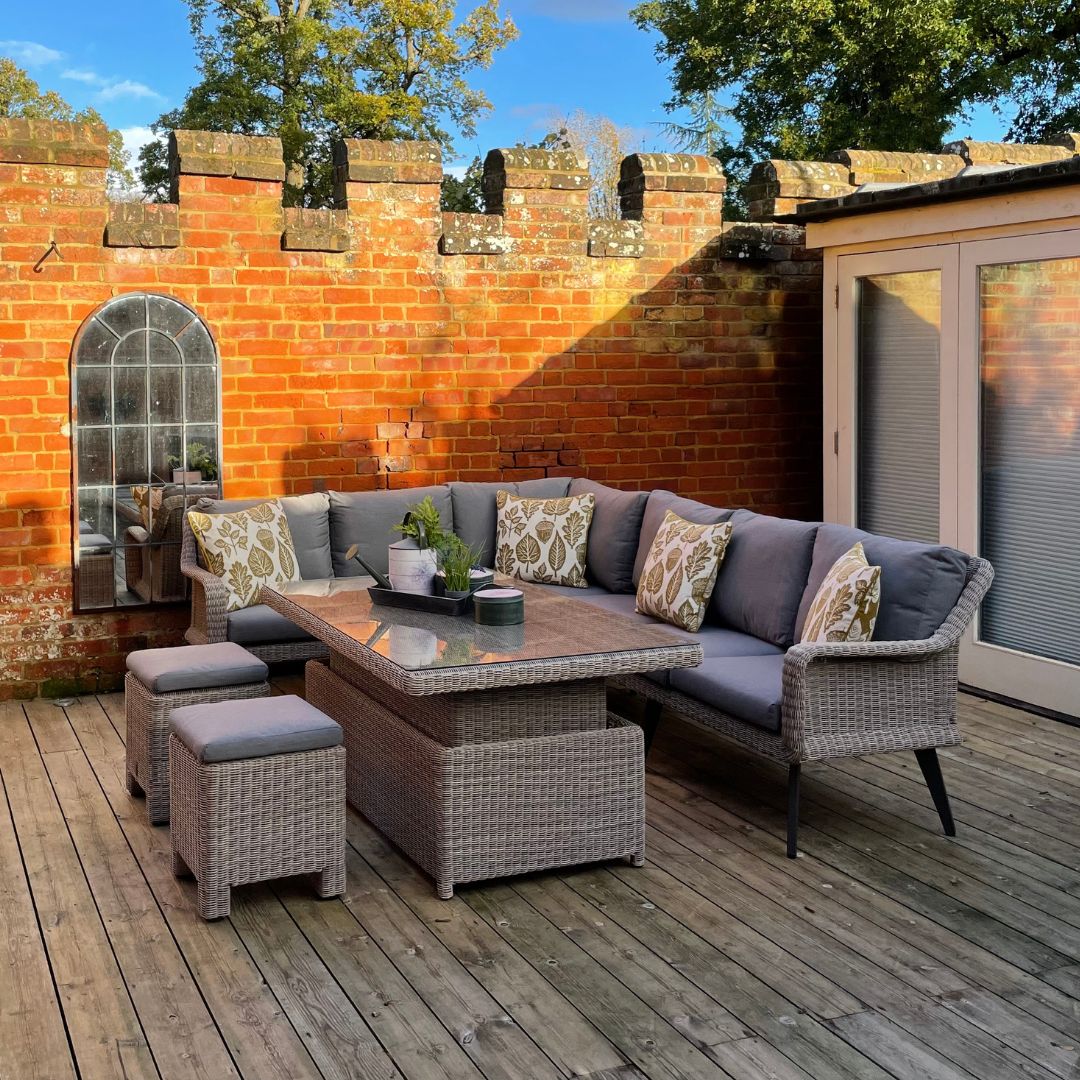 Memphis Large Cosy Dining Set