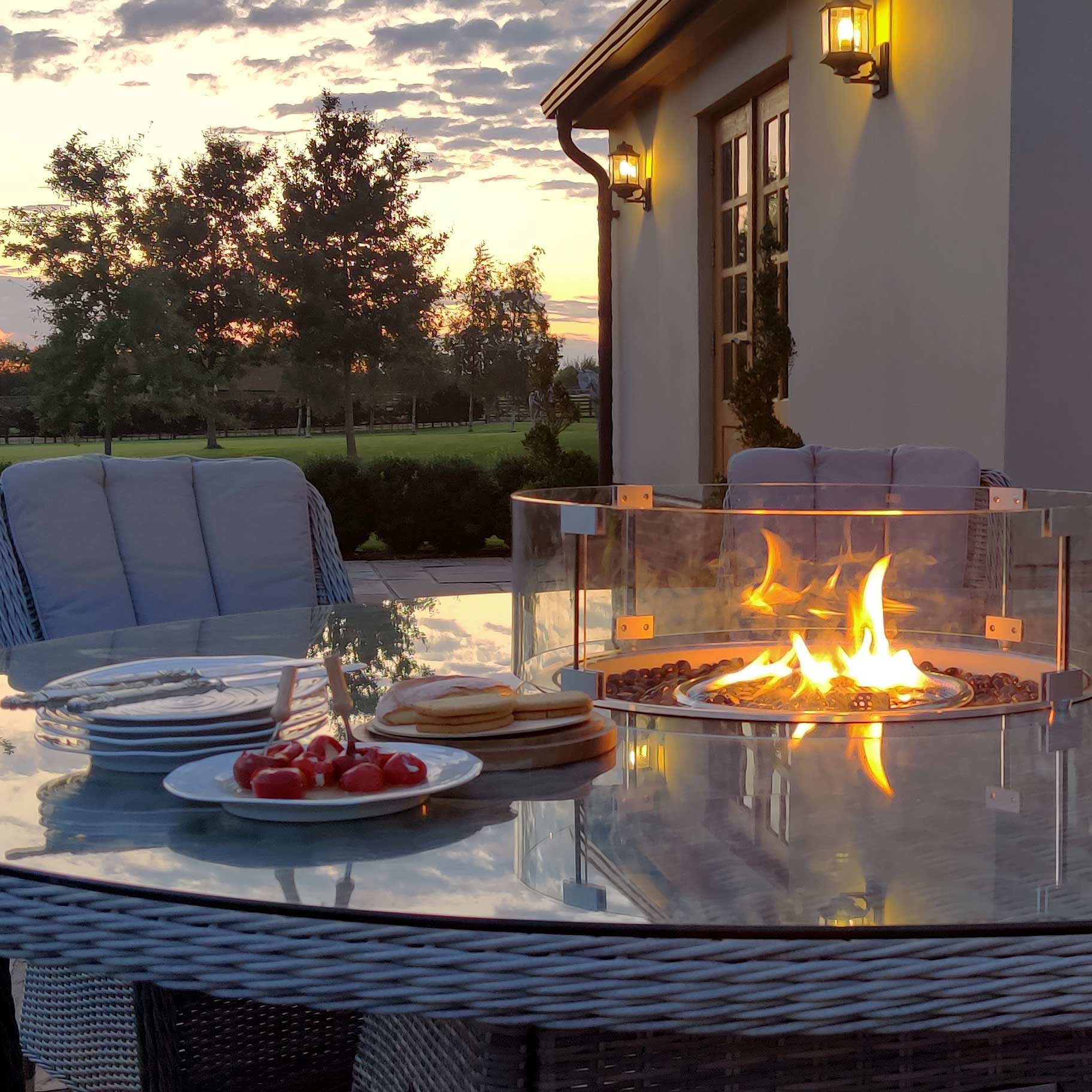 Oxford 6 Seat Round Fire Pit Dining Set with Venice Chairs and Lazy Susan
