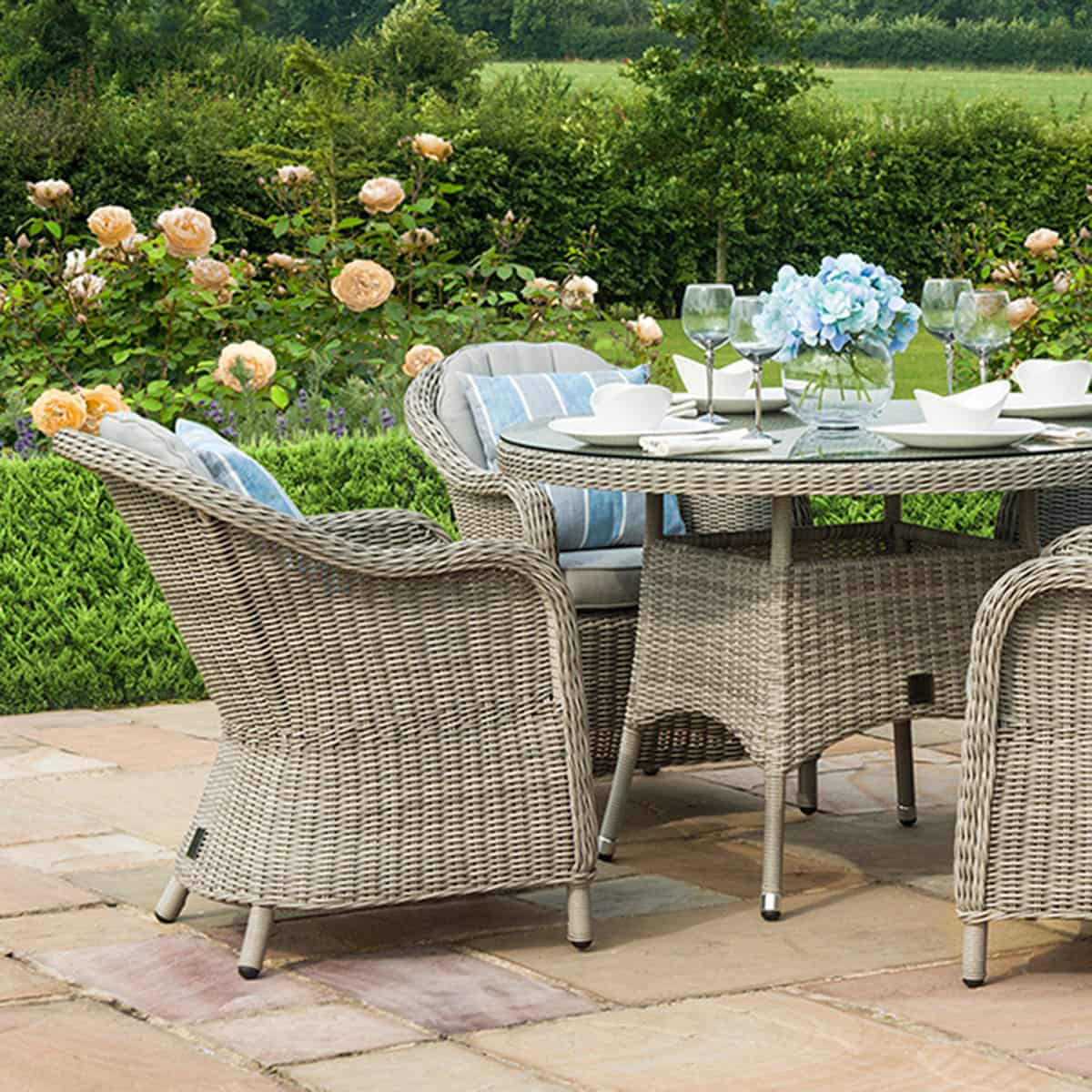 Light grey rattan 4 seat round dining set with heritage chairs
