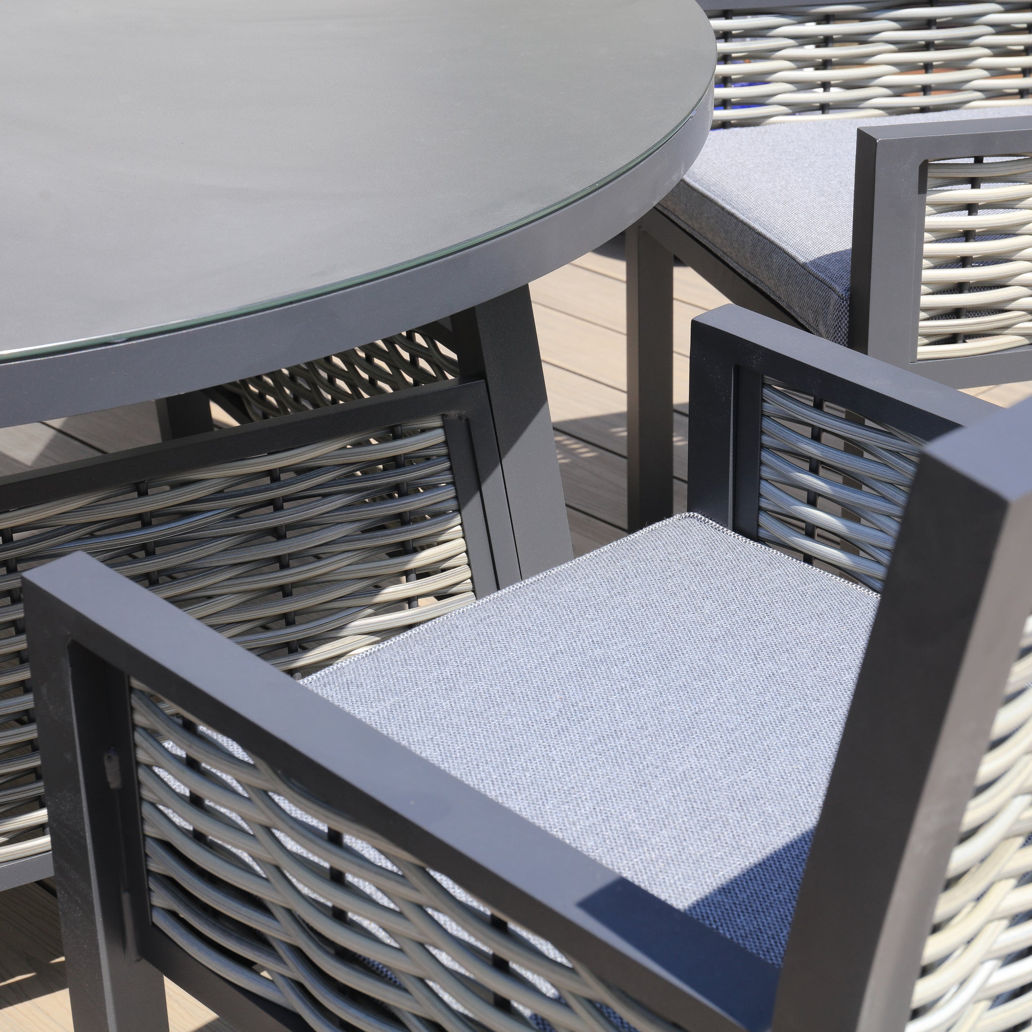 Aluminium / Rattan Weave  6 Seat Circular Dining Set