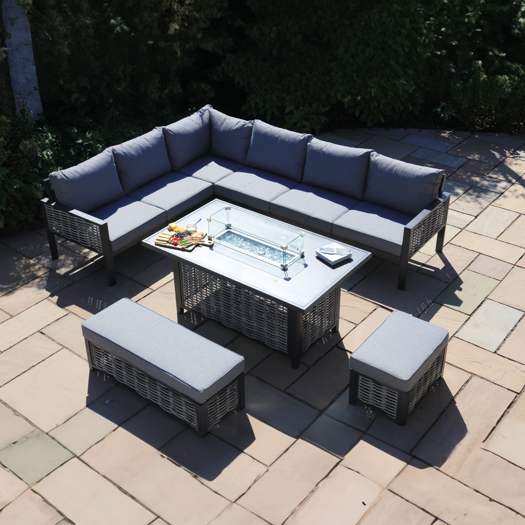 Weaved Rattan Casual Dining Set with Firepit Table