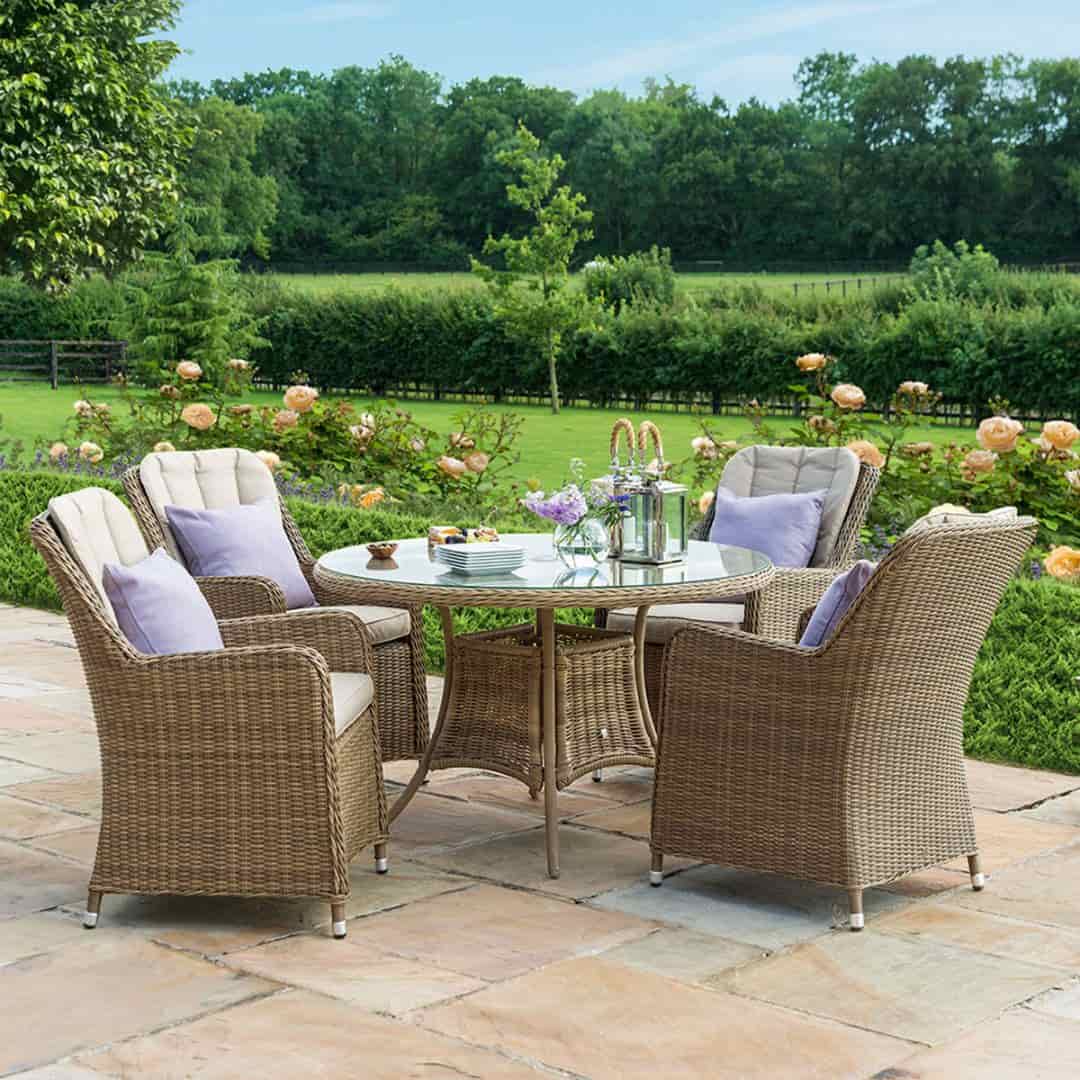 Natural coloured rattan 4 seat round dining set with Venice chairs